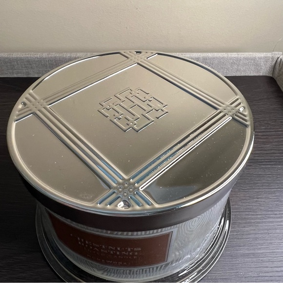 HomeWorx by Harry Slatkin & Co Chestnuts Roasting 4 wick candle - 18 oz. - NEW - Picture 5 of 5